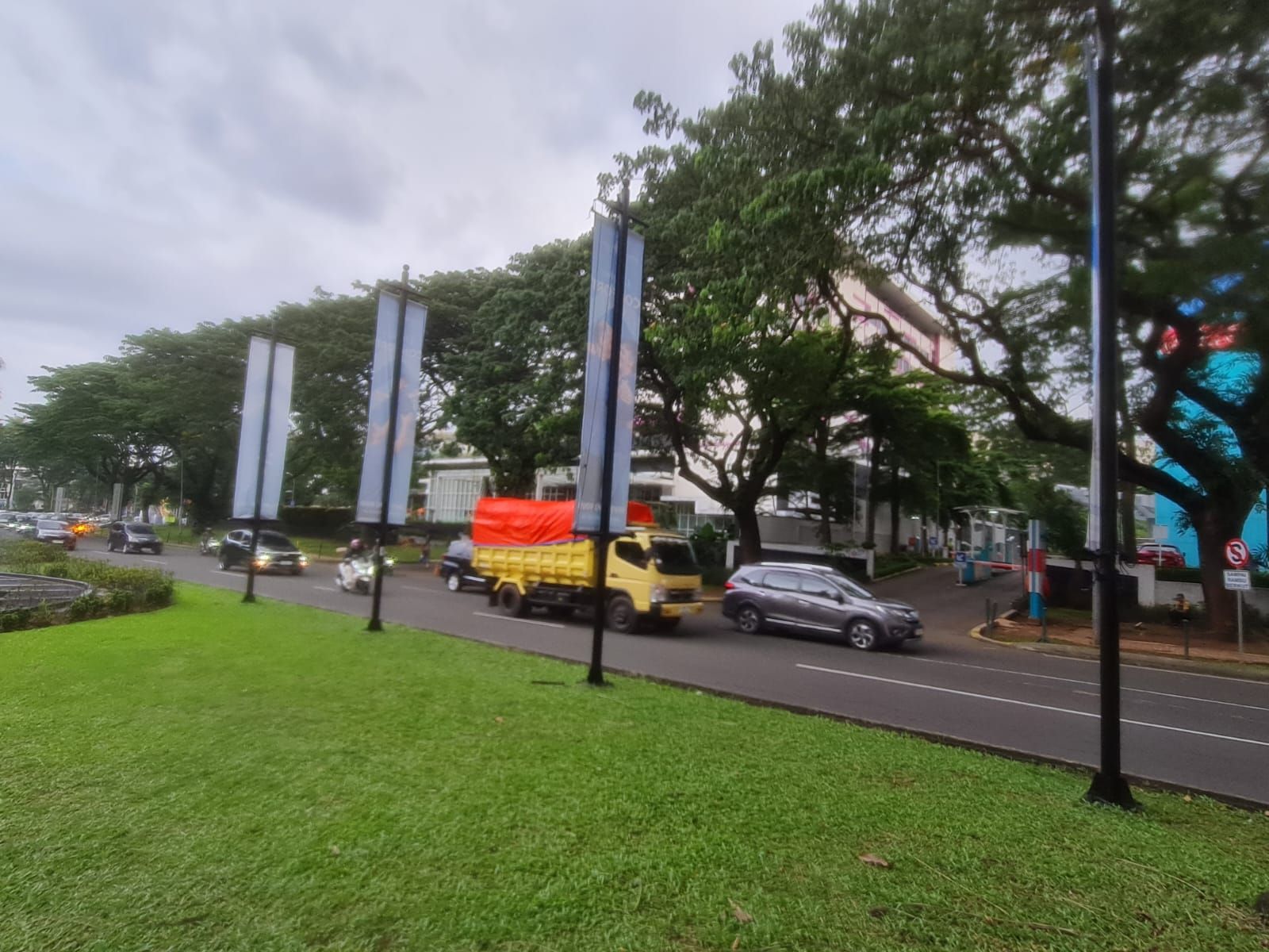 Vendor Reklame: Umbul-Umbul Sutera Rasuna & Philo Alam Sutera — foto 5